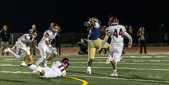 2025_11_7_MASH Fb at McDevitt_087